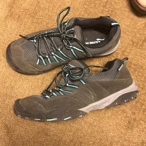 KHOMBU Alpine Design hiking shoes